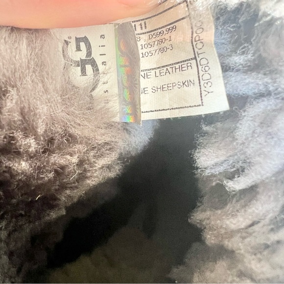 UGG Australia Women's Bailey Button Bling Boots Size 6 - Picture 3 of 16